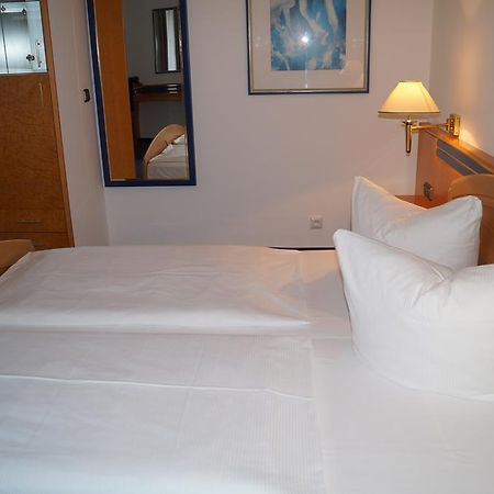 Hotel Rahlstedter Hof Hamburg-Harburg Buitenkant foto