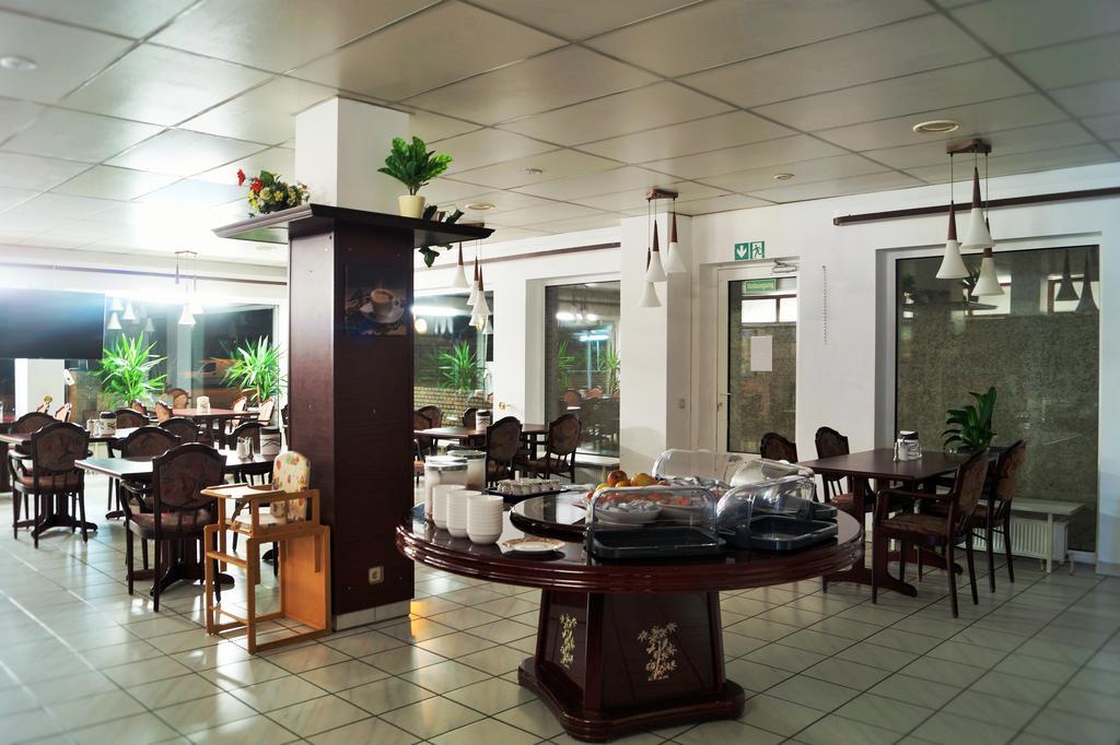 Hotel Rahlstedter Hof Hamburg-Harburg Buitenkant foto
