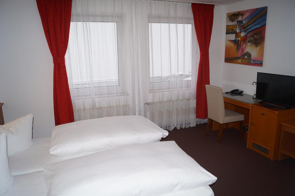 Hotel Rahlstedter Hof Hamburg-Harburg Buitenkant foto