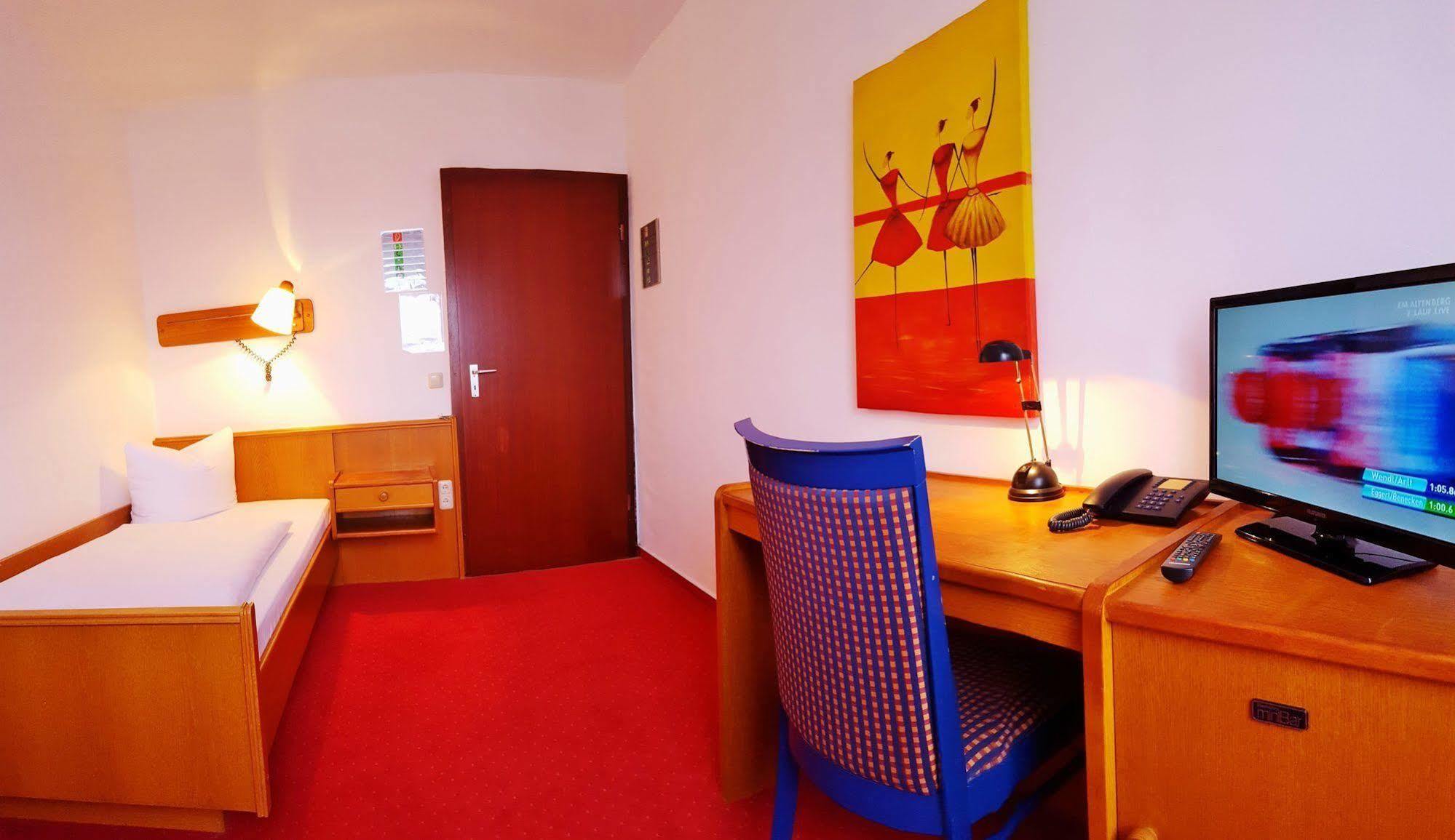 Hotel Rahlstedter Hof Hamburg-Harburg Buitenkant foto