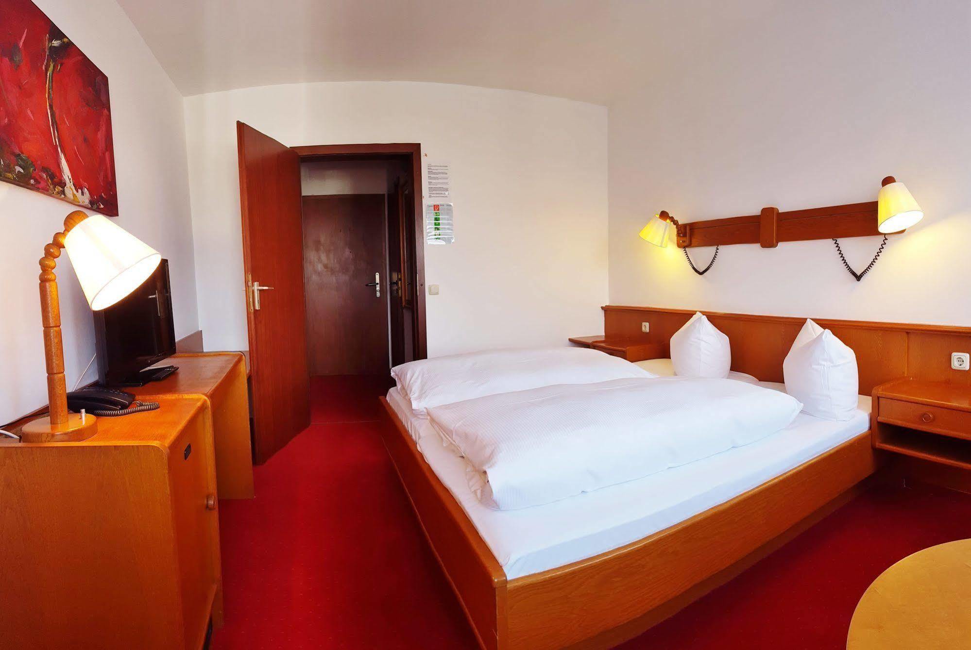 Hotel Rahlstedter Hof Hamburg-Harburg Buitenkant foto
