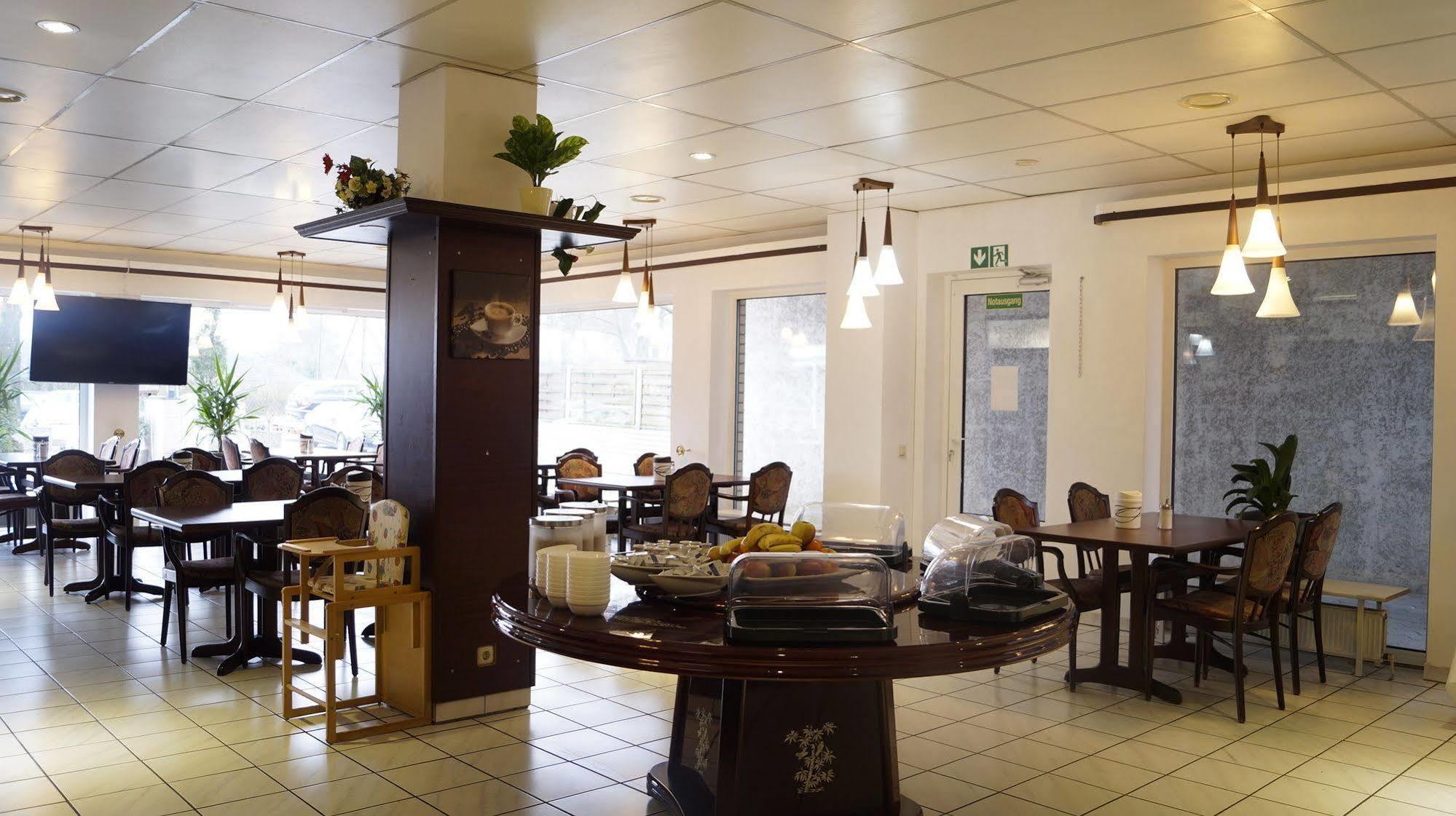 Hotel Rahlstedter Hof Hamburg-Harburg Buitenkant foto