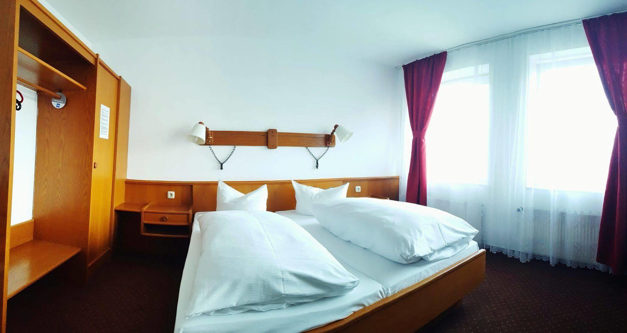 Hotel Rahlstedter Hof Hamburg-Harburg Buitenkant foto