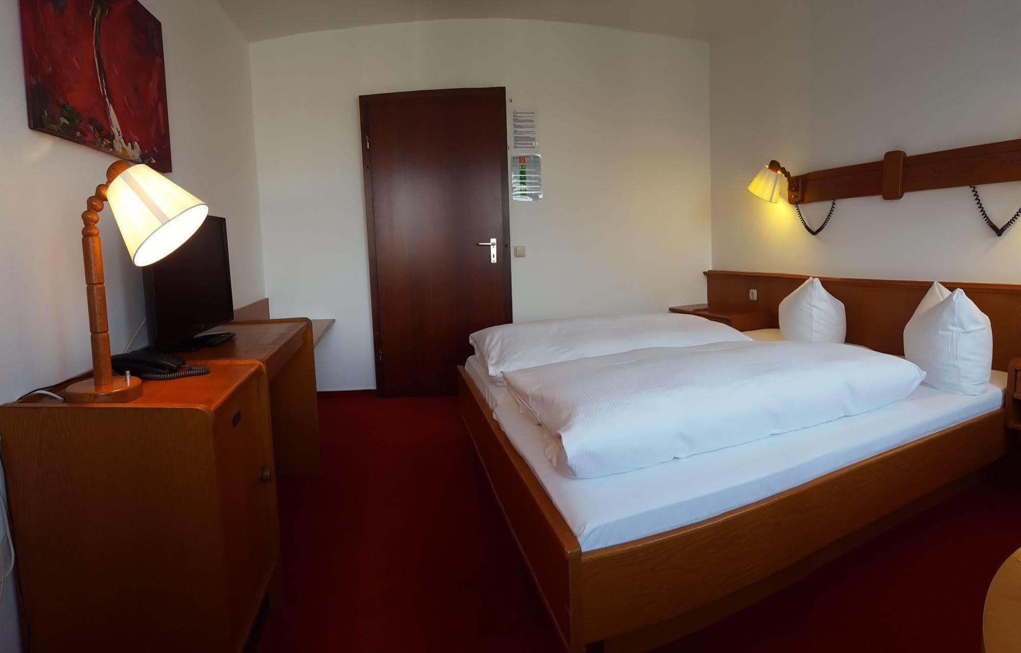 Hotel Rahlstedter Hof Hamburg-Harburg Buitenkant foto